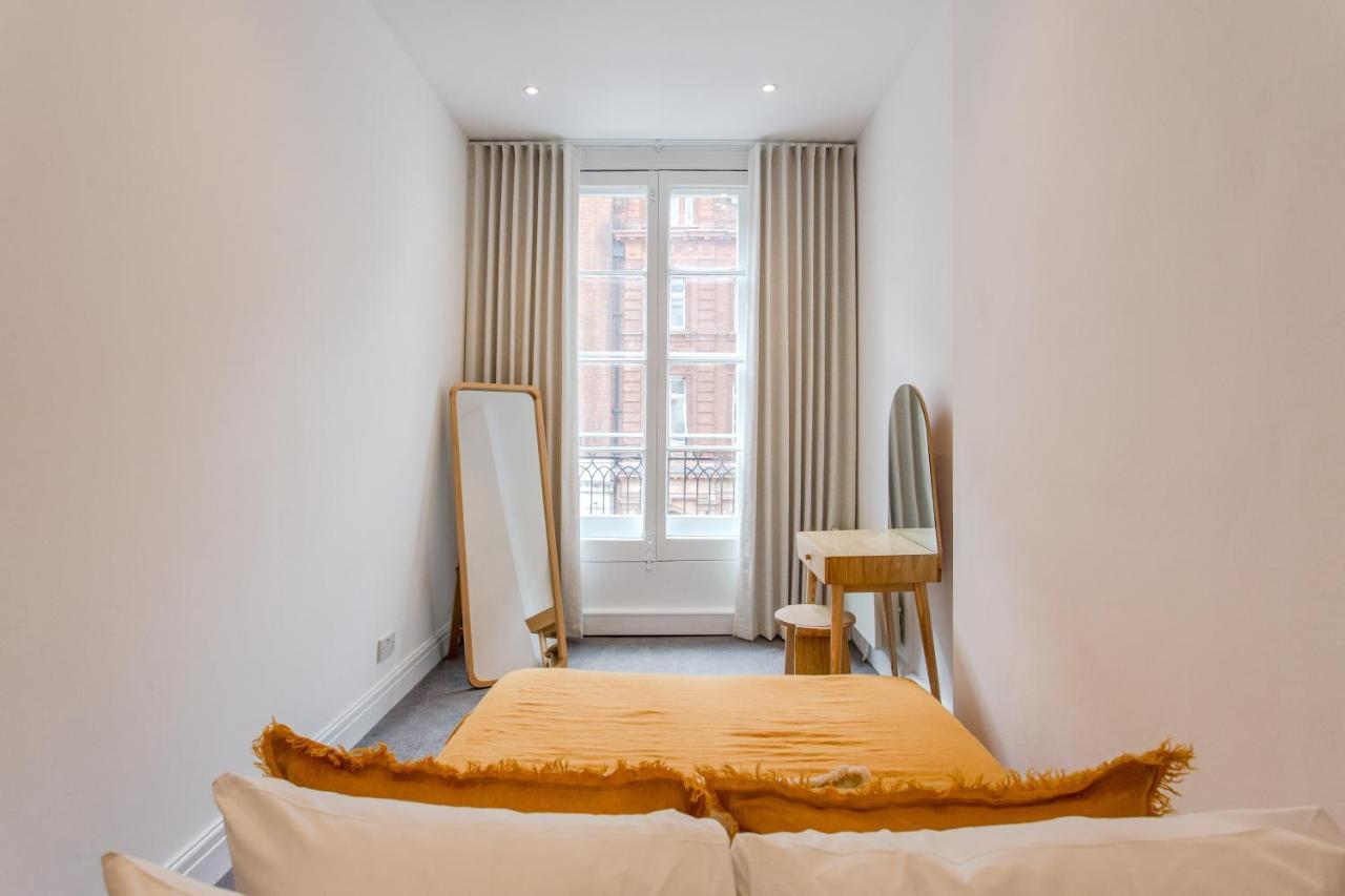 2 Bedroom Right On Trafalgar Square