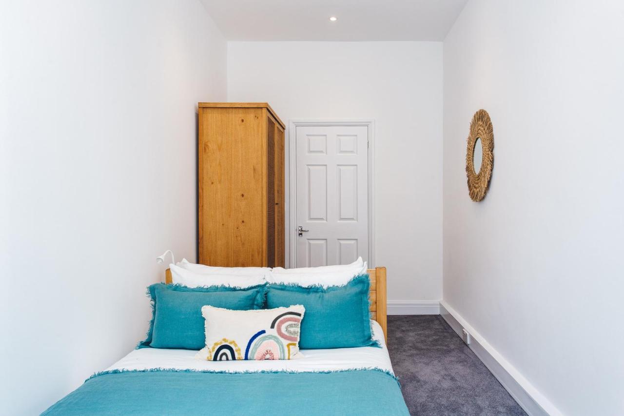 Appartamento 2 Bedroom Right On Trafalgar Square Londra