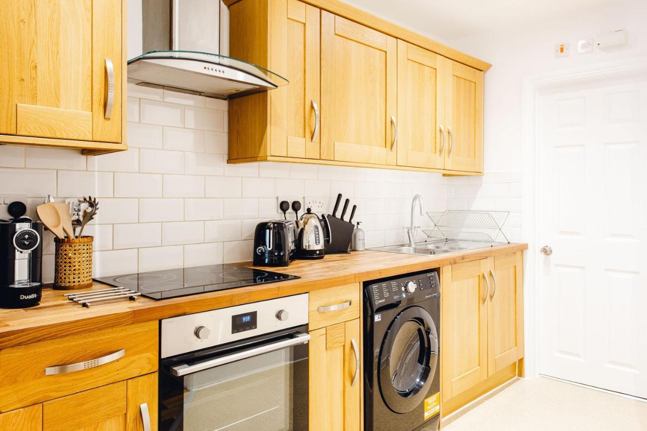 2 Bedroom Right On Trafalgar Square